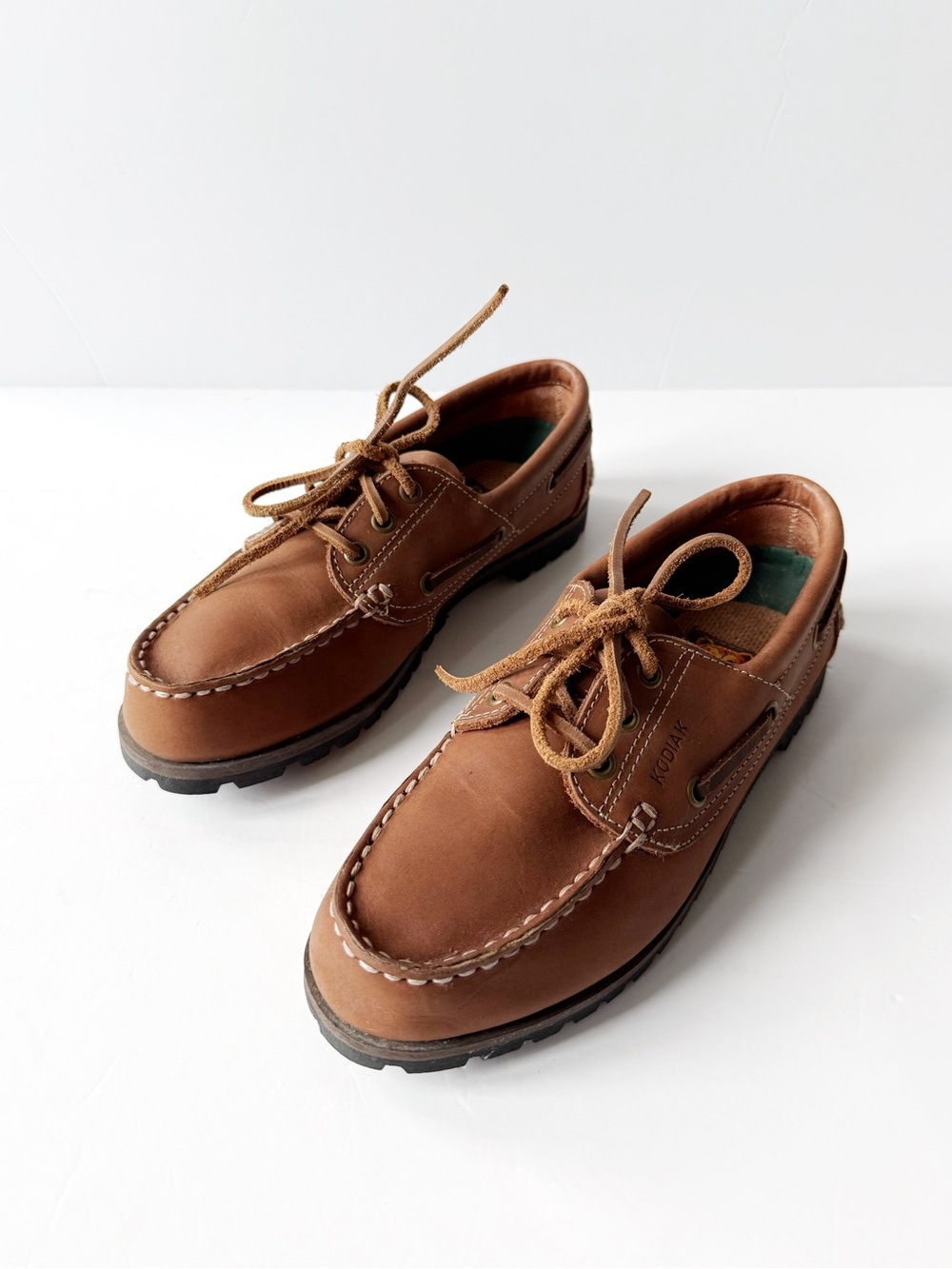 VTG Woman Kodiak Brown Leather Boat Shoes US8 Classic Preppy Folk Coastal